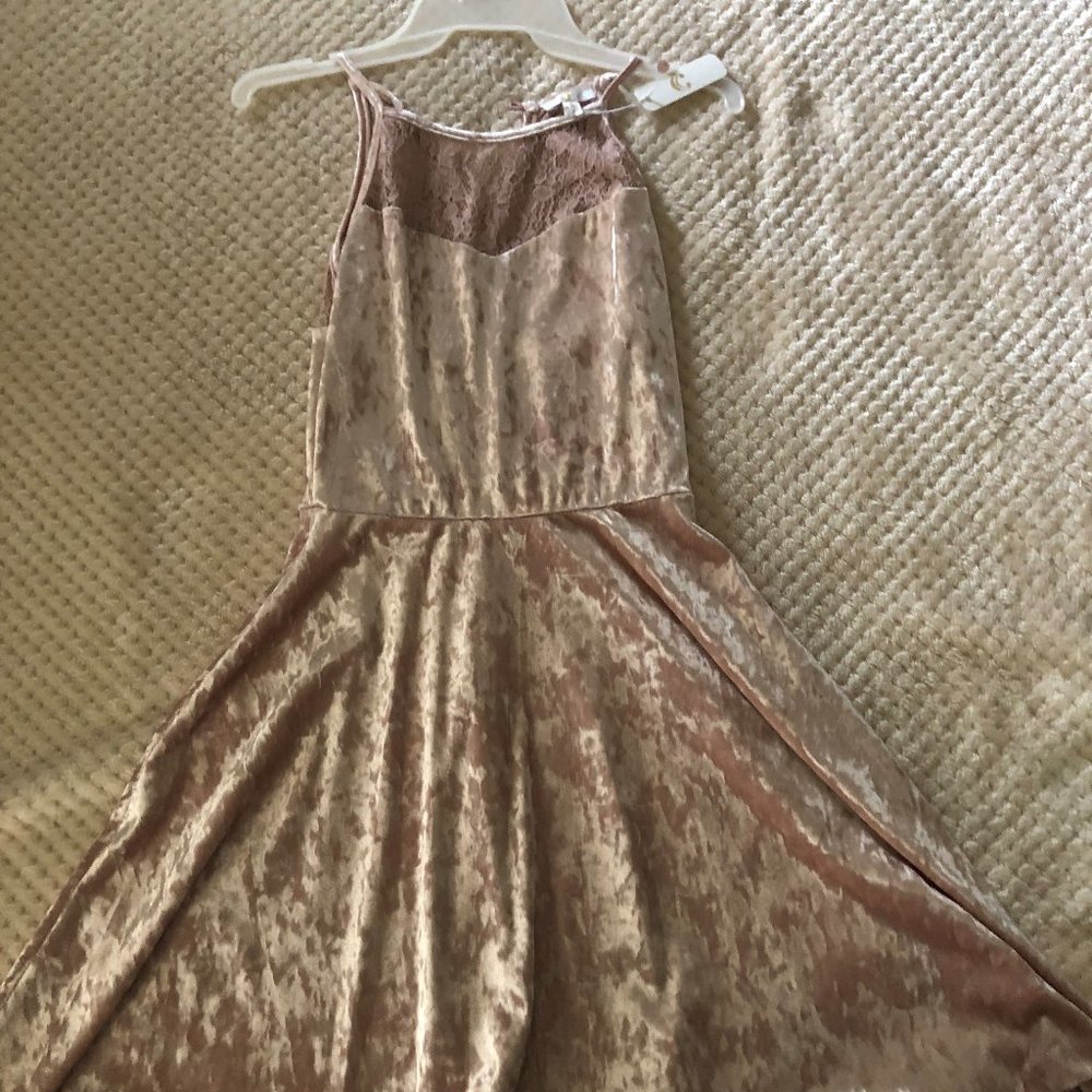 Pretty, pink lace dress